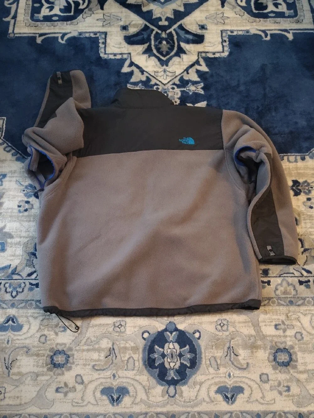 The North Face Two-Tone Gray and Black Denali Fleece Jacket with Blue Accents